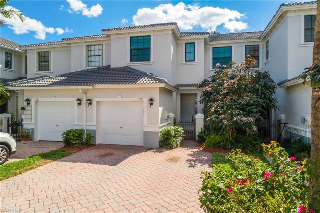 15186 Summit Place Cir, Naples, FL 34119