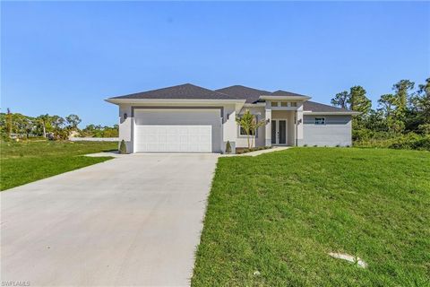 Single Family Residence in LEHIGH ACRES FL 4818 3rd ST.jpg