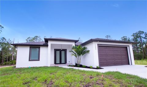 Single Family Residence in LEHIGH ACRES FL 1305 Roosevelt AVE.jpg