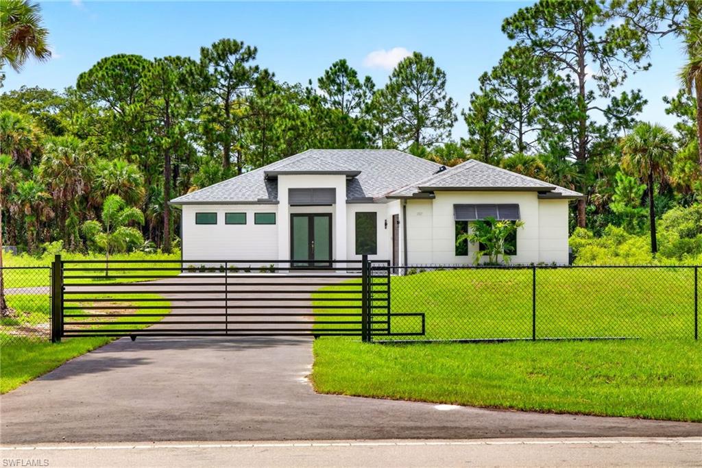 1867 Everglades Blvd, Naples, FL 34120 photo