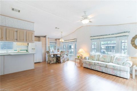 Manufactured Home in ESTERO FL 10903 Peregrine Falcon CIR 4.jpg