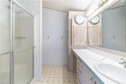Manufactured Home in ESTERO FL 10903 Peregrine Falcon CIR 14.jpg