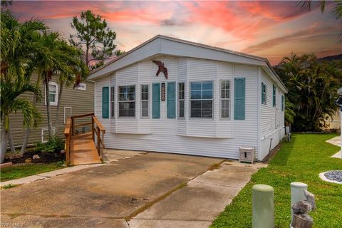 Manufactured Home in ESTERO FL 10903 Peregrine Falcon CIR 1.jpg