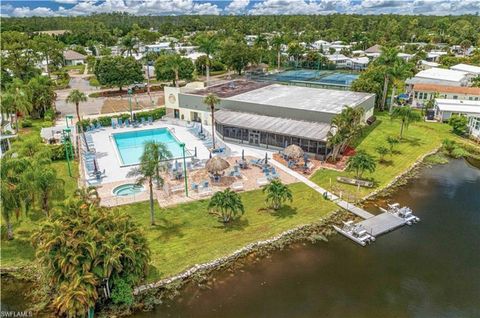 Manufactured Home in ESTERO FL 10903 Peregrine Falcon CIR 17.jpg