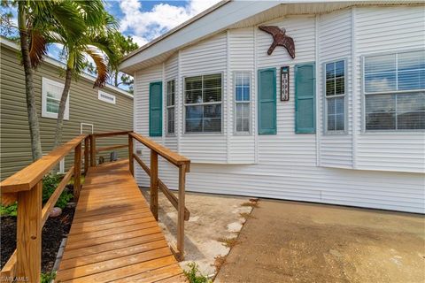 Manufactured Home in ESTERO FL 10903 Peregrine Falcon CIR 2.jpg