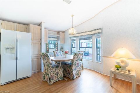 Manufactured Home in ESTERO FL 10903 Peregrine Falcon CIR 6.jpg