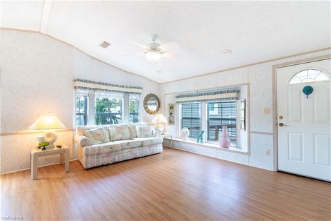 Manufactured Home in ESTERO FL 10903 Peregrine Falcon CIR 5.jpg