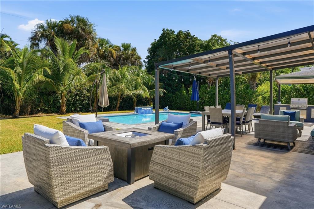 2965 Woodside Ave, Naples, FL 34112 photo