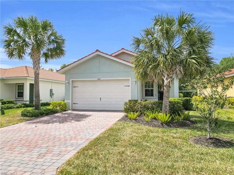 Single Family Residence in ALVA FL 2125 Summersweet DR.jpg