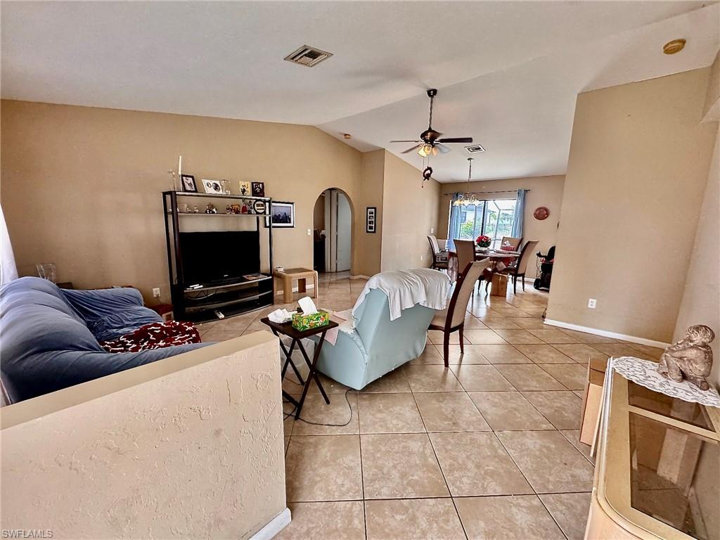 214 NE 9 Ct, Cape Coral, FL 33909 photo