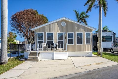 Manufactured Home in FORT MYERS FL 11148 Stardust DR.jpg