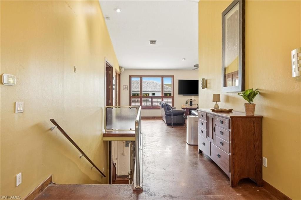 1680 Avion Pl, Naples, FL 34104 photo