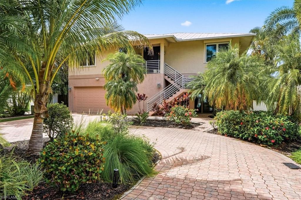 1680 Avion Pl, Naples, FL 34104 photo