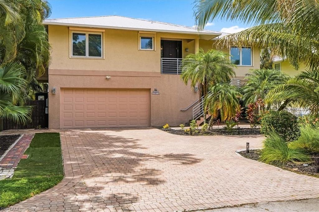 1680 Avion Pl, Naples, FL 34104 photo