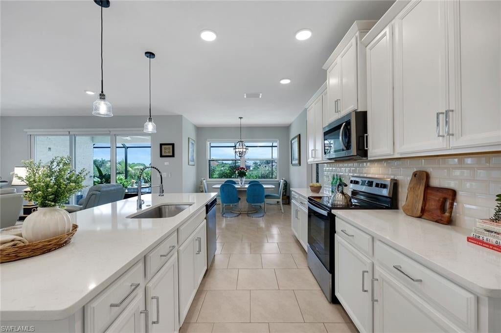 18725 Lake Hammock Dr, Naples, FL 34114 photo
