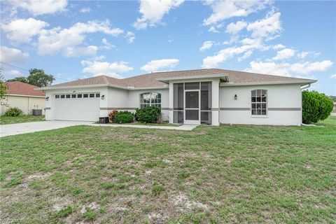 Single Family Residence in FORT MYERS FL 879 Rue Labeau CIR.jpg