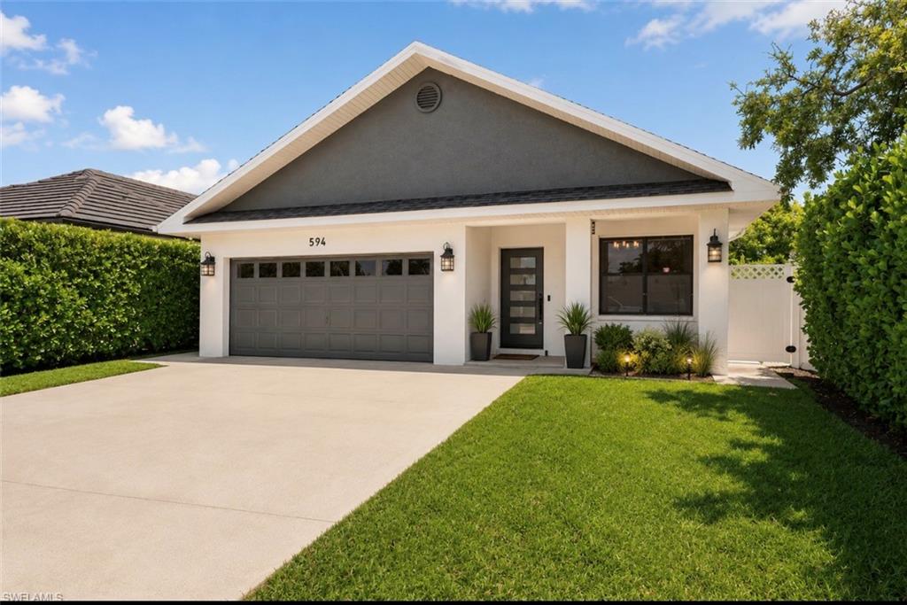 594 108 Ave, Naples, FL 34108