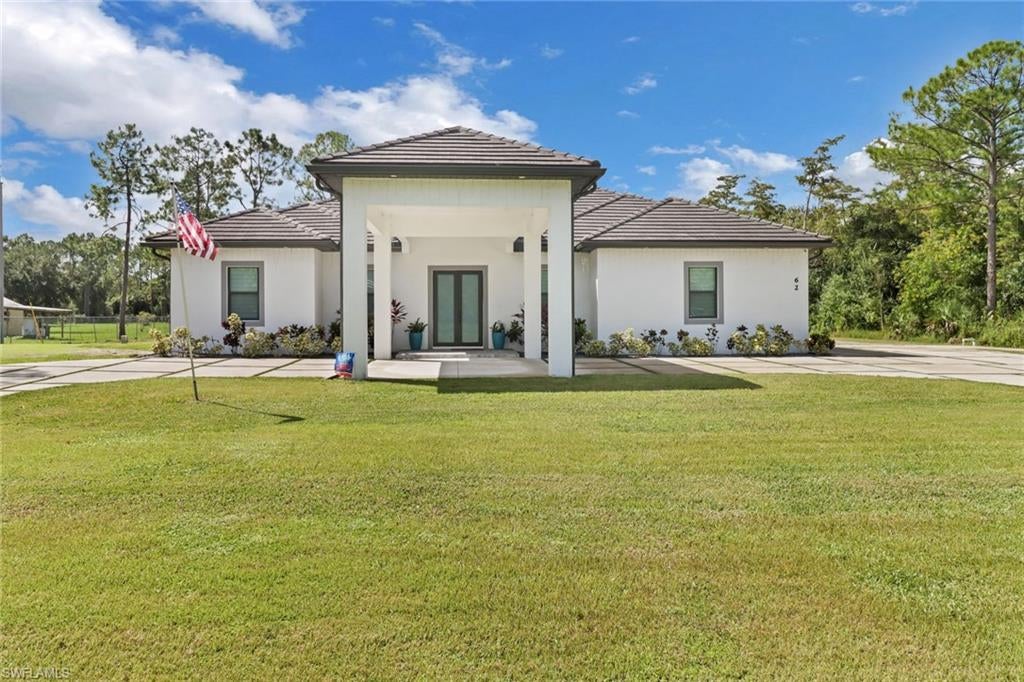 62 35 Ave, Naples, FL 34120