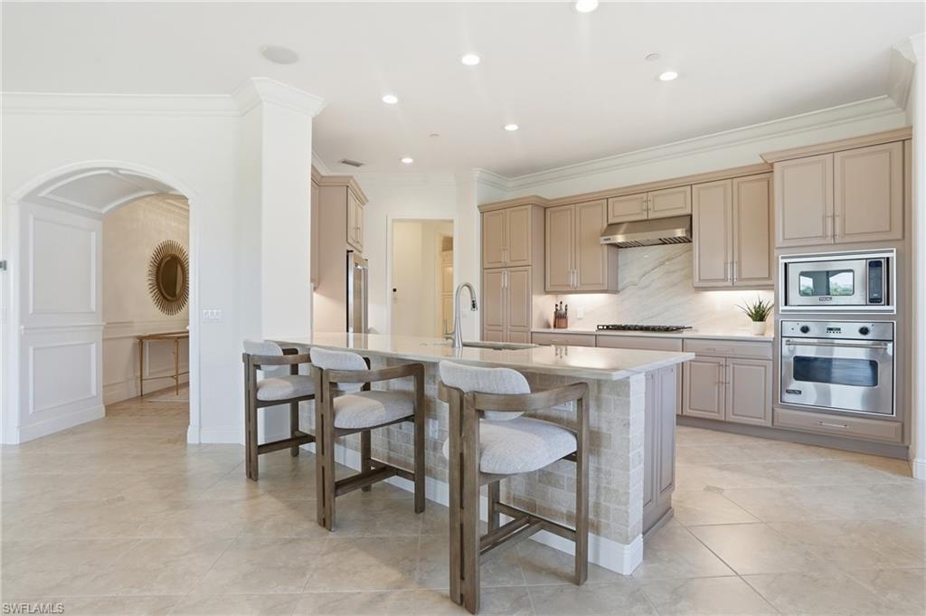 2543 Marquesa Royale Ln #4 302, Naples, FL 34109 photo