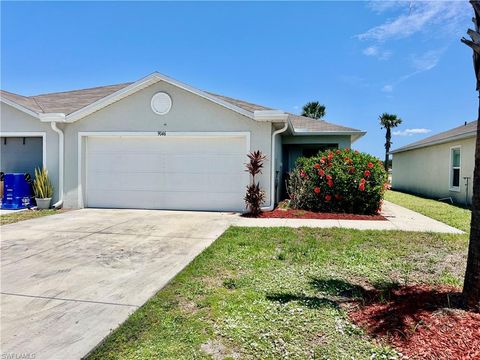 Townhouse in LEHIGH ACRES FL 9046 Aegean CIR.jpg
