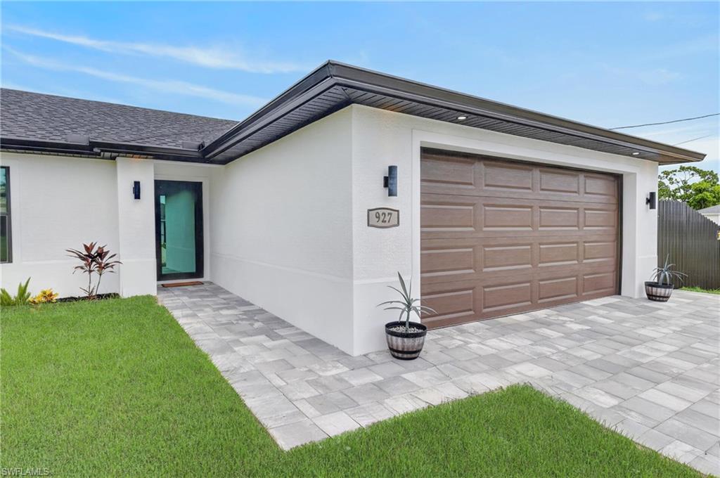 927 NE 32 Ter, Cape Coral, FL 33909 photo