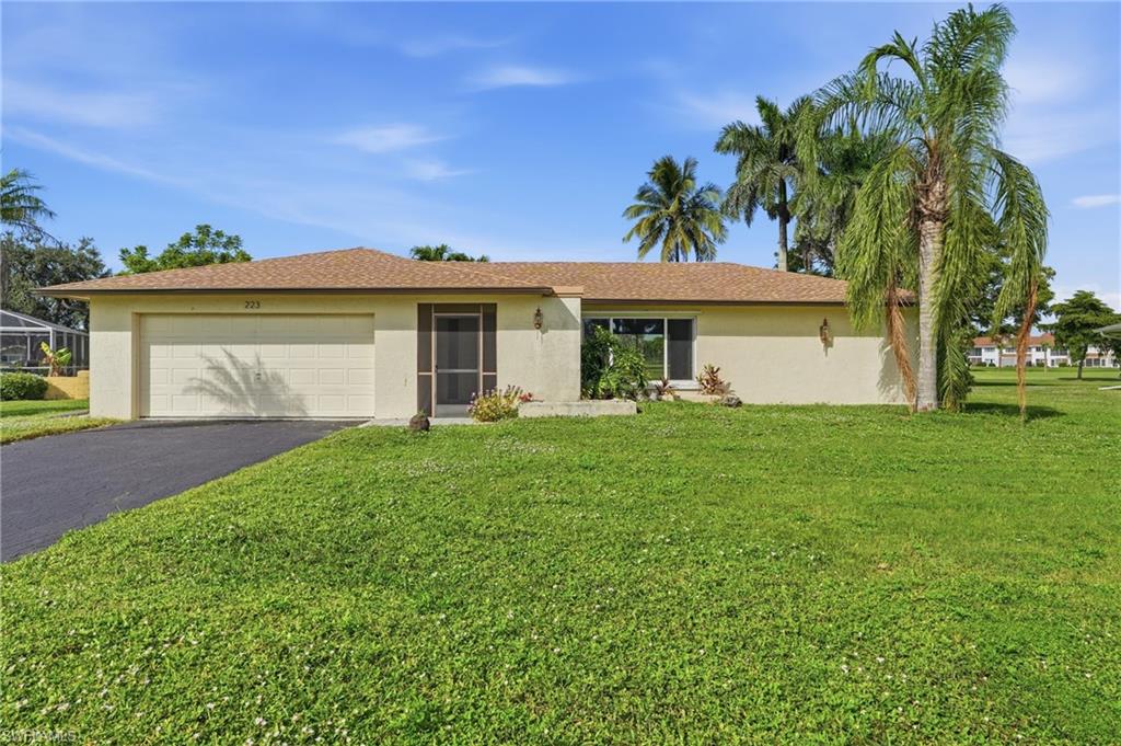 223 Pine Valley Cir, Naples, FL 34113