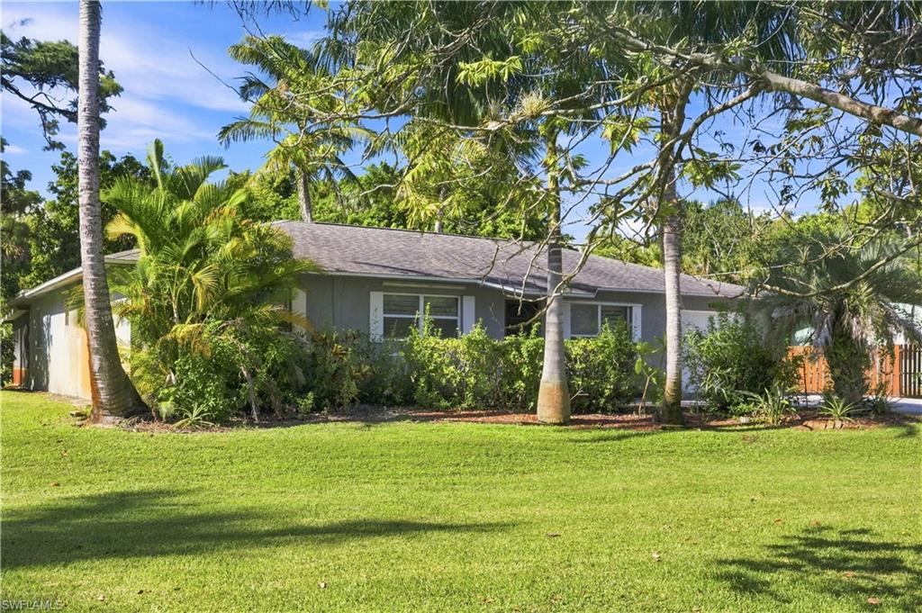 5290 Cypress Ln, Naples, FL 34113 photo