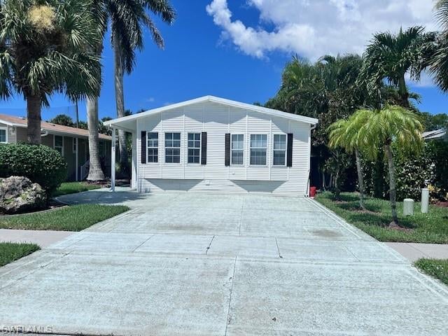 1025 Silver Lake Blvd, Naples, FL 34114
