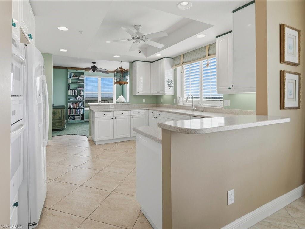 425 Cove Tower Drive 901, Naples, FL 34110 photo