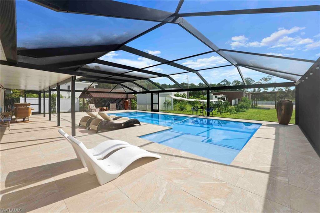 2070 39 St, Naples, FL 34117 photo