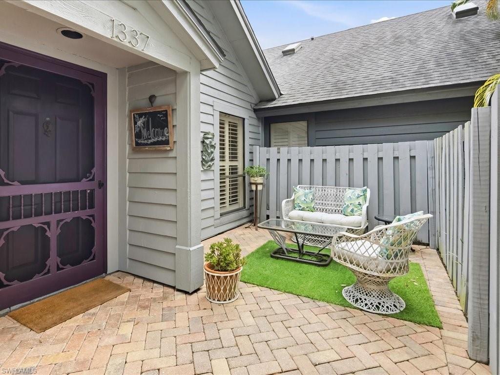 1337 Solana Rd, Naples, FL 34103 photo