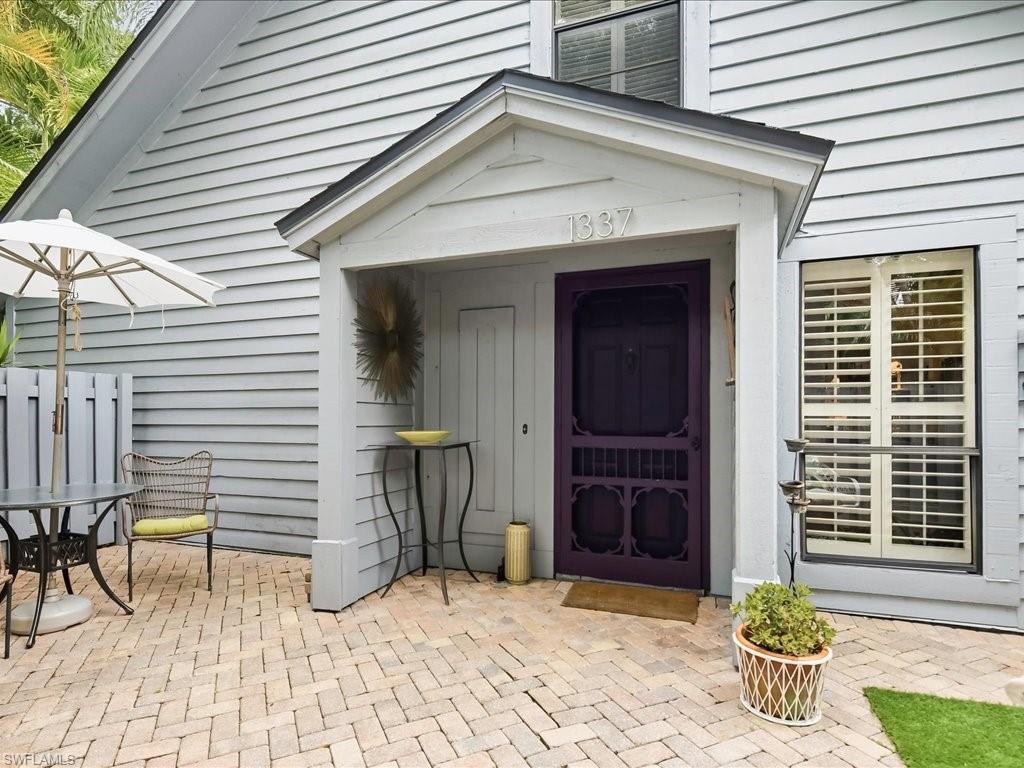 1337 Solana Rd, Naples, FL 34103 photo