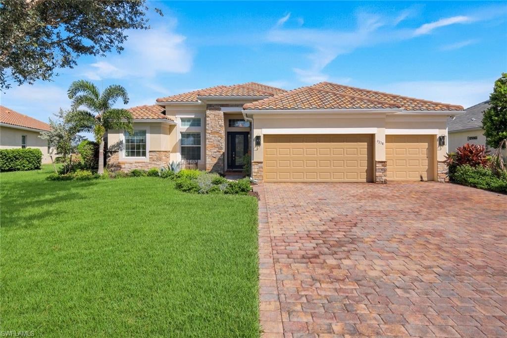 9238 Ores Cir, Naples, FL 34120 photo