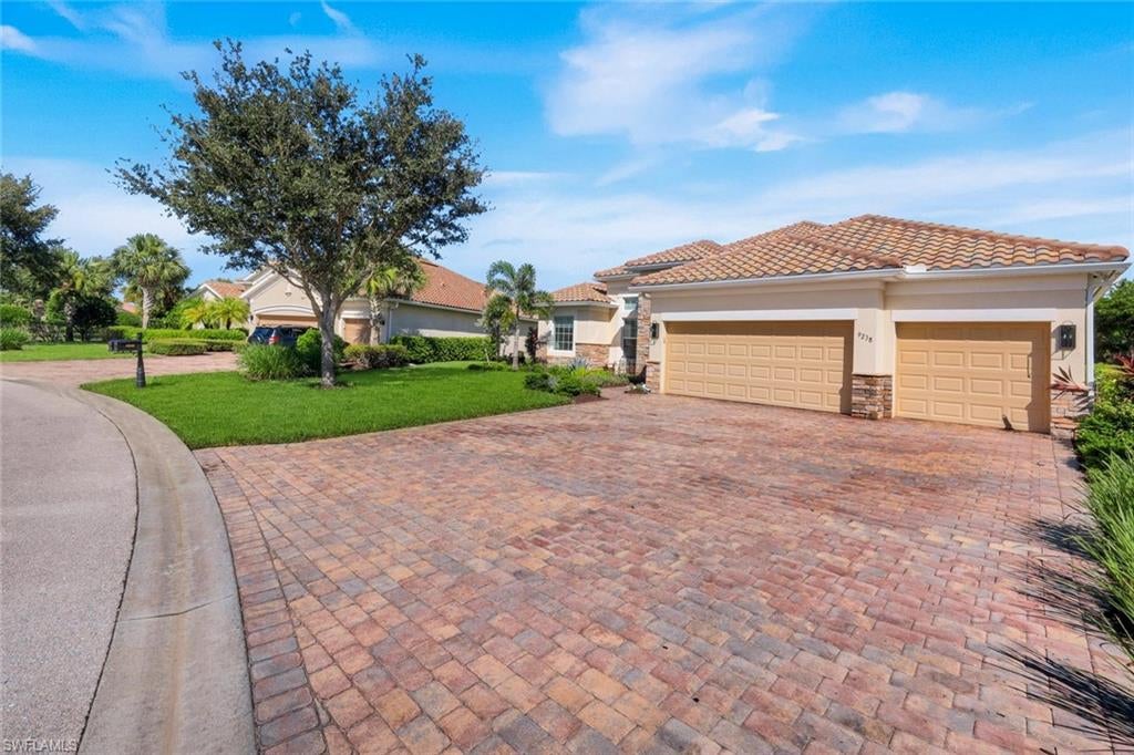 9238 Ores Cir, Naples, FL 34120 photo