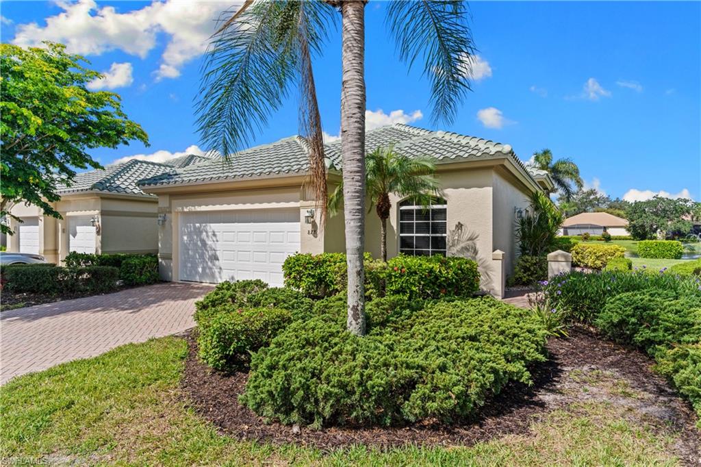 878 Vistana Cir, Naples, FL 34119