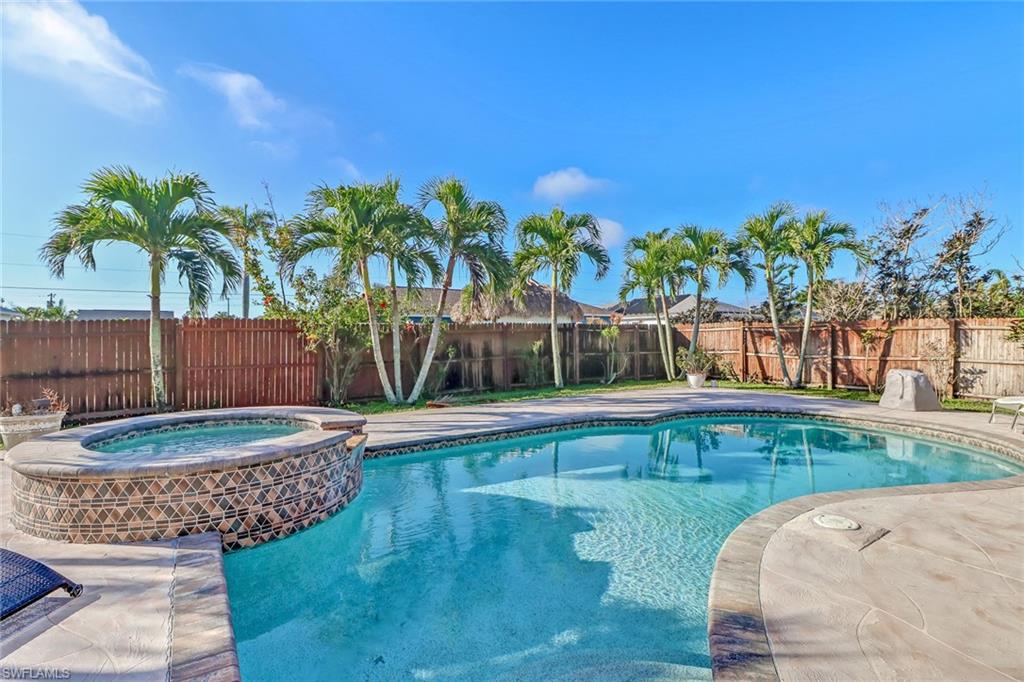 930 SW 37 Ter, Cape Coral, FL 33914 photo