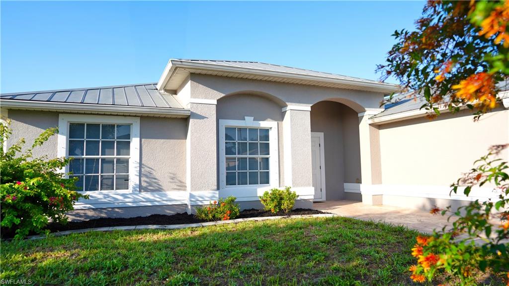 930 SW 37 Ter, Cape Coral, FL 33914 photo