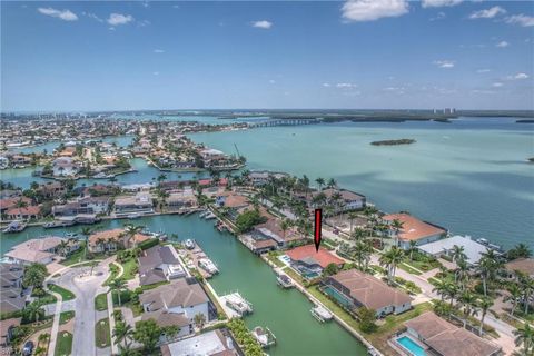 Single Family Residence in MARCO ISLAND FL 466 Pepperwood CT.jpg