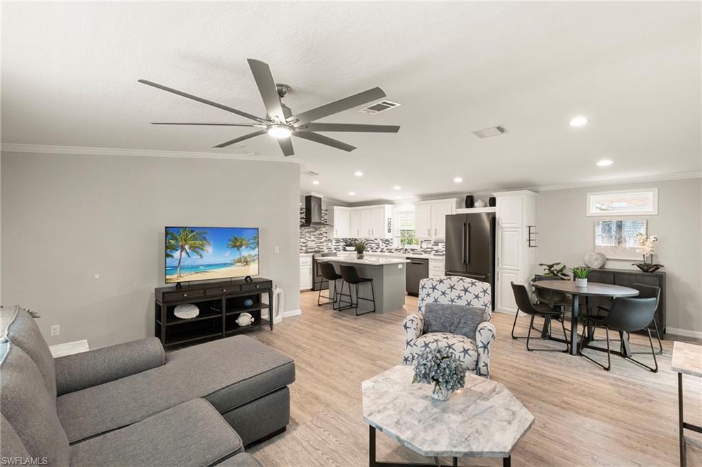 1366 Diamond Lake Cir, Naples, FL 34114 photo