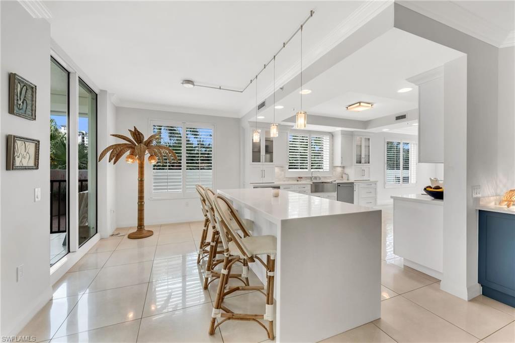 455 Cove Tower Drive 304, Naples, FL 34110 photo