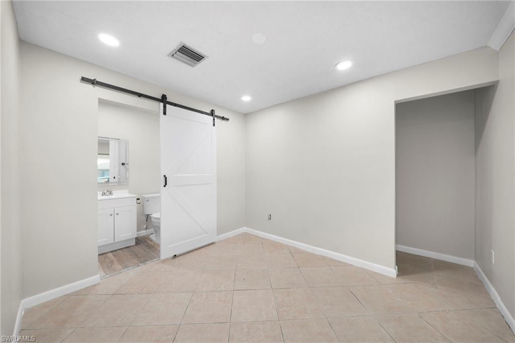 5820 Algiers St, Fort Myers, FL 33919 photo