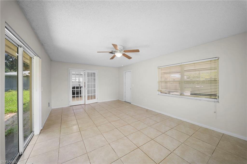 5820 Algiers St, Fort Myers, FL 33919 photo