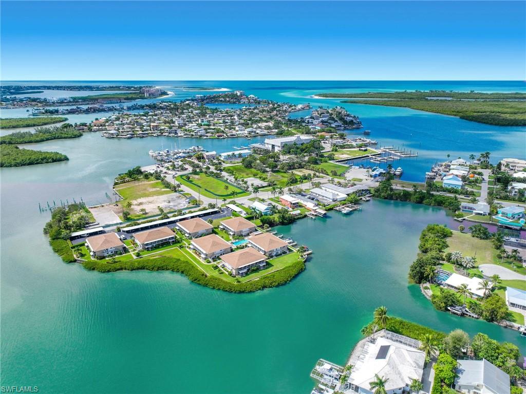 330 Kon Tiki Dr, Naples, FL 34113
