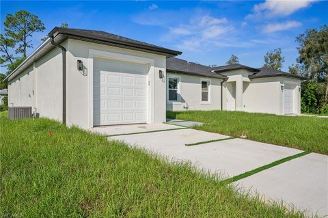 Duplex in LEHIGH ACRES FL 2401-2403 Quentin AVE.jpg