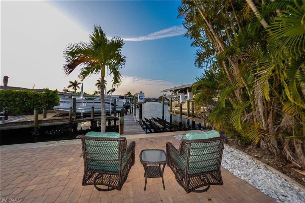 220 Albatross St, Fort Myers Beach, FL 33931 photo