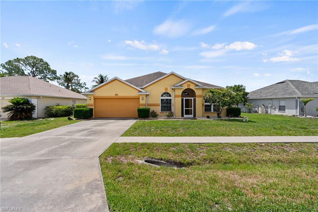 1520 Honor Ct, Lehigh Acres, FL 33971