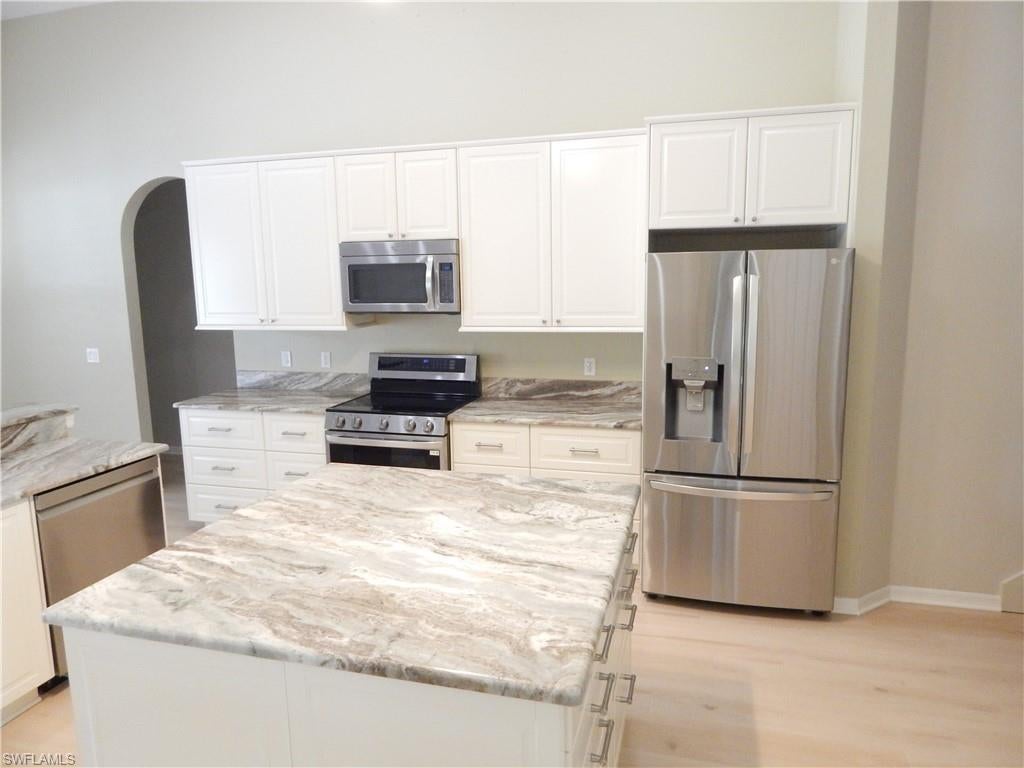 349 Sweet Bay Ln, Naples, FL 34119 photo