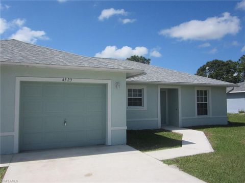 Duplex in LEHIGH ACRES FL 4521/4523 22nd ST.jpg