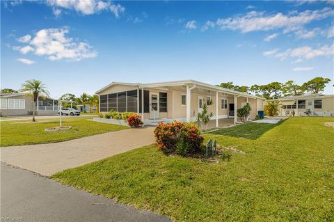 Manufactured Home in BONITA SPRINGS FL 4681 Pago Pago LN.jpg