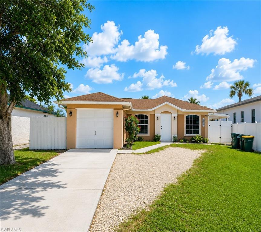 3586 Seagrape Ave, Naples, FL 34104 photo